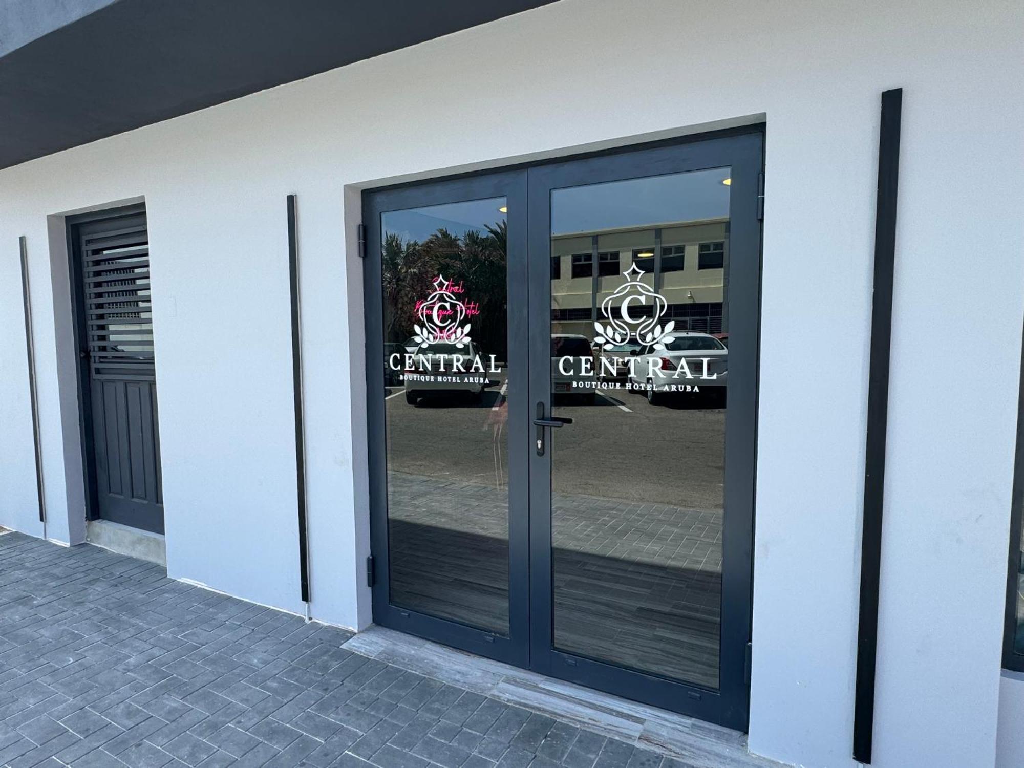Central Boutique Hotel Oranjestad Exterior foto